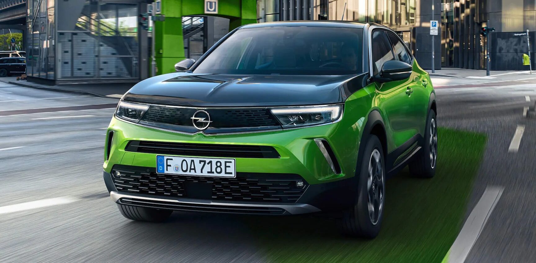 Opel Mokka e Edition Verde Matcha Automático Renting Finders Portugal